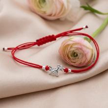 Гривна с червен конец и сребърен елемент еднорог Гривна с червен конец и сребърен елемент еднорог