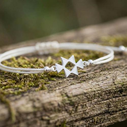 Гривна с конец и сребърен елемент Канатица