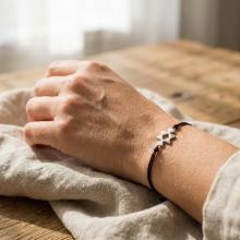 Гривна с конец и сребърен елемент Канатица Гривна с конец и сребърен елемент Канатица