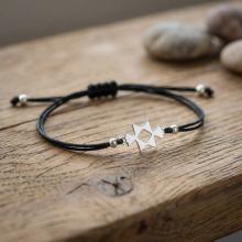 Гривна с конец и сребърен елемент Канатица Гривна с конец и сребърен елемент Канатица