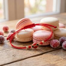 Гривна с червен конец и 14 карата златен елемент Калинка Гривна с червен конец и 14 карата златен елемент Калинка