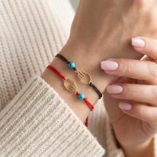 Гривна с черен конец и златен елемент Ръката На Фатима