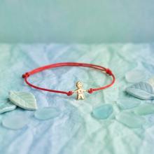 Гривна с червен конец и 14 карата златен елемент момче