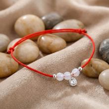 Гривна с червен конец и сребърен елемент циркон