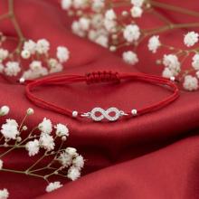 Гривна с червен конец и сребърен елемент безкрайност BT15