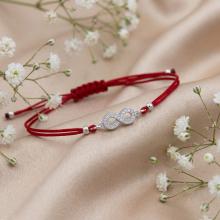 Гривна с червен конец и сребърен елемент безкрайност BT15