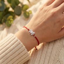 Гривна с червен конец и сребърен елемент пеперуда с циркони BT34 Гривна с червен конец и сребърен елемент пеперуда с циркони BT34