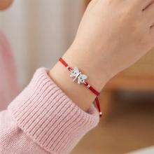 Гривна с червен конец и сребърен елемент пеперуда с циркони BT34 Гривна с червен конец и сребърен елемент пеперуда с циркони BT34