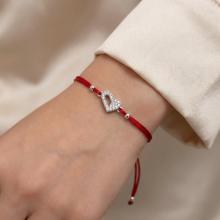 Гривна с червен конец и сребърен елемент сърце с цирконий BT47 Гривна с червен конец и сребърен елемент сърце с цирконий BT47