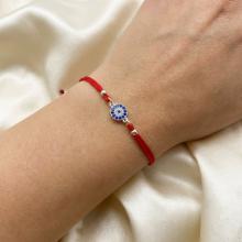 Гривна с червен конец и сребърен елемент синьо око BT92S