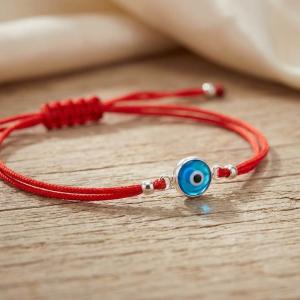 Гривна с червен конец и сребърен елемент синьо око BT95S