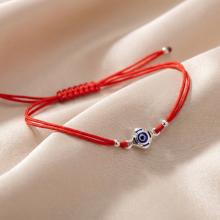 Гривна с червен конец и сребърен елемент синьо око BT96S