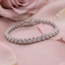 Златна гривна с диаманти Anabell