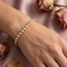 Златна гривна с диаманти Anabell