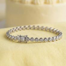 Златна гривна с диаманти Anabell