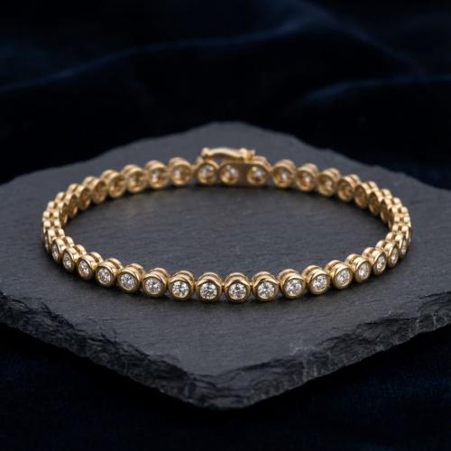 Златна гривна с диаманти Anabell