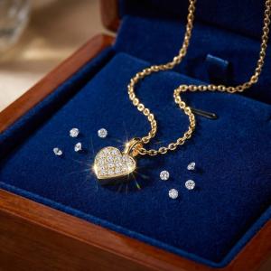 Златно колие Сърце с диаманти