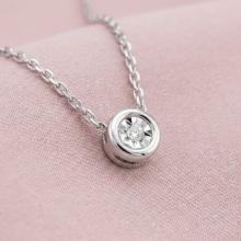 Златно колие с диамант