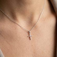 Златно колие Кръст с диаманти