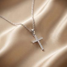 Златно колие Кръст с диаманти