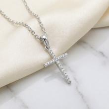 Златно колие Кръст с диаманти