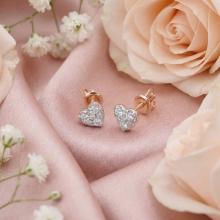 Златни обеци с Любов с диаманти