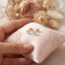 Златни обеци с Любов с диаманти