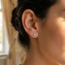 Златни обеци с Любов с диаманти