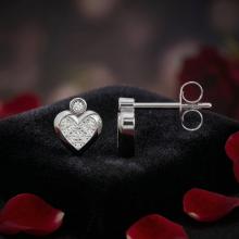 Златни обеци Любов с диаманти