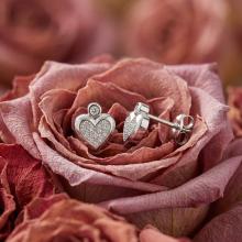 Златни обеци Любов с диаманти