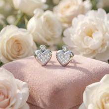 Златни обеци с Любов с диаманти