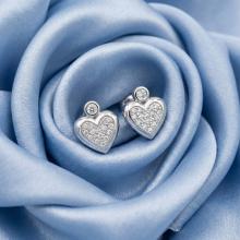 Златни обеци Любов с диаманти