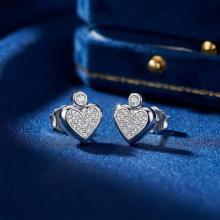 Златни обеци с Любов с диаманти