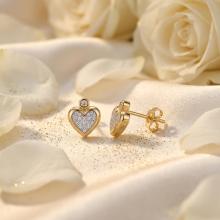 Златни обеци Любов с диаманти