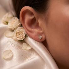 Златни обеци Любов с диаманти