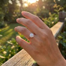 Диамантен годежен пръстен