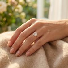 Диамантен годежен пръстен