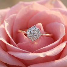 Диамантен годежен пръстен