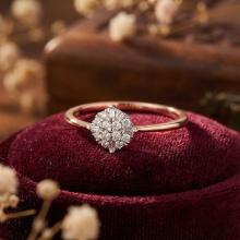 Диамантен годежен пръстен