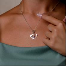 Сребърен Медальон Сърце с циркони Сребърен Медальон Сърце с циркони