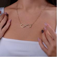 Златно колие безкрайност с циркони